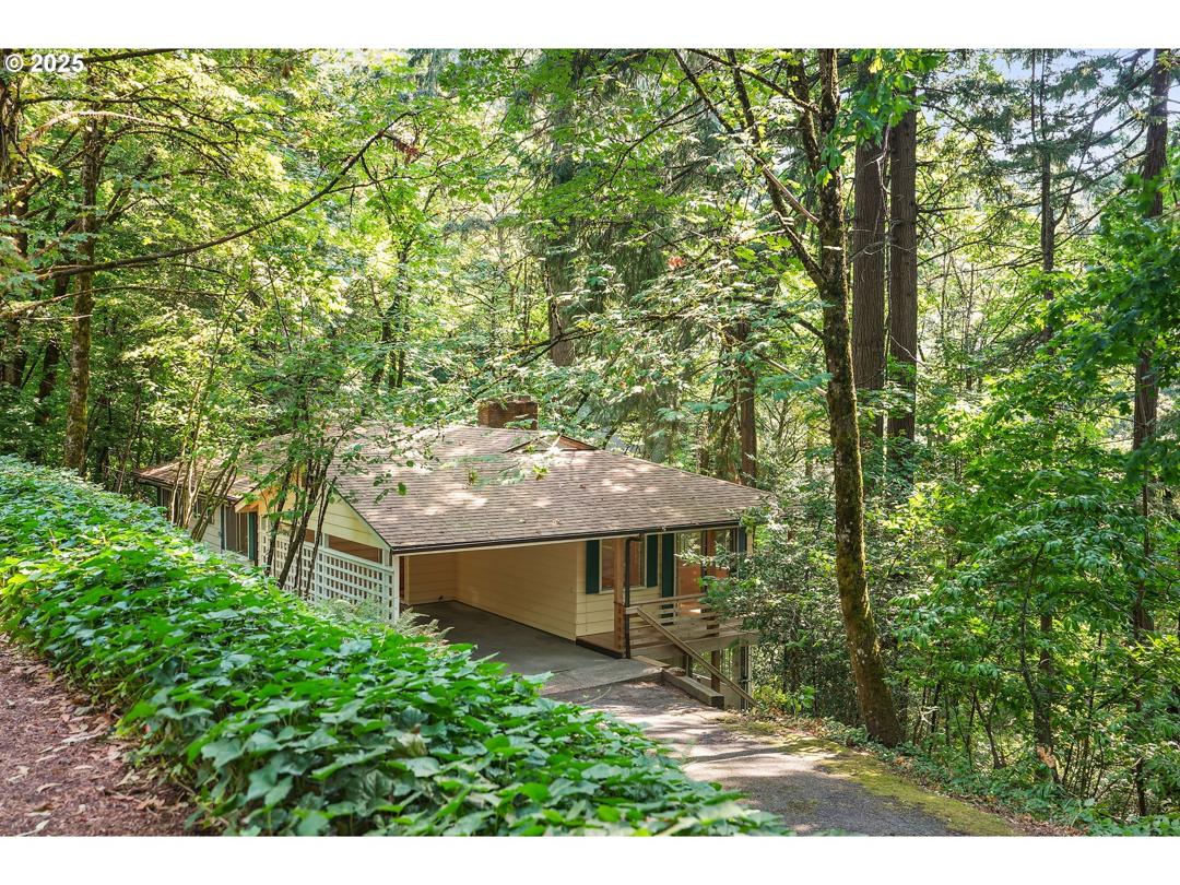 3270 SW Fairmount Blvd