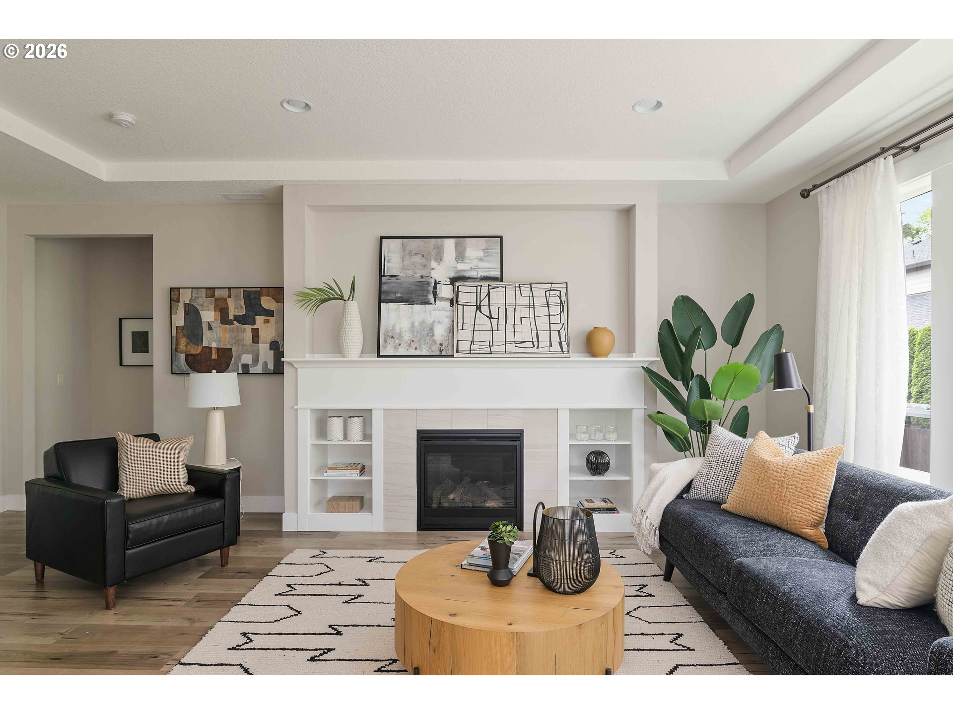Living Room-Fireplace