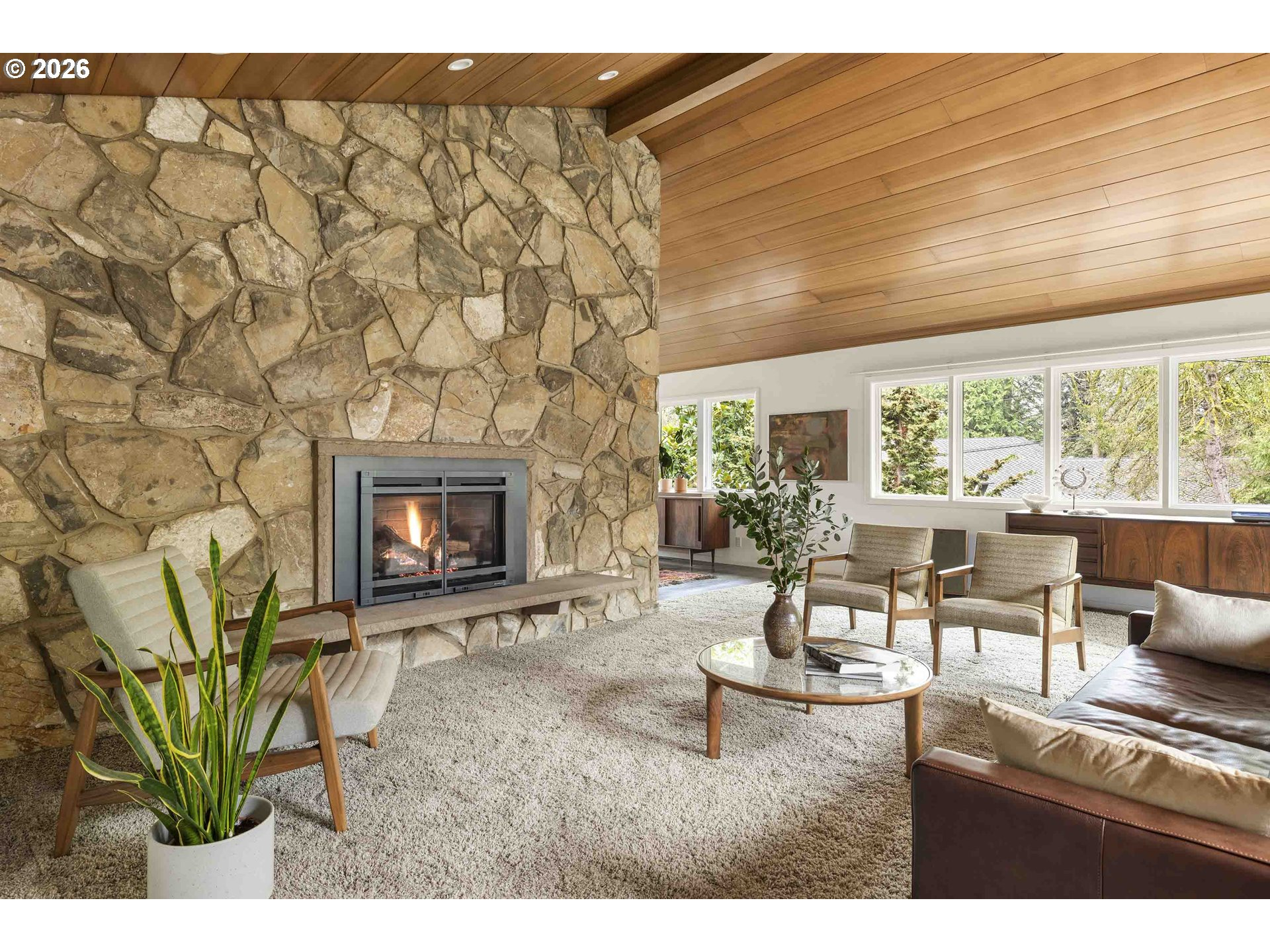 Living Room-Fireplace