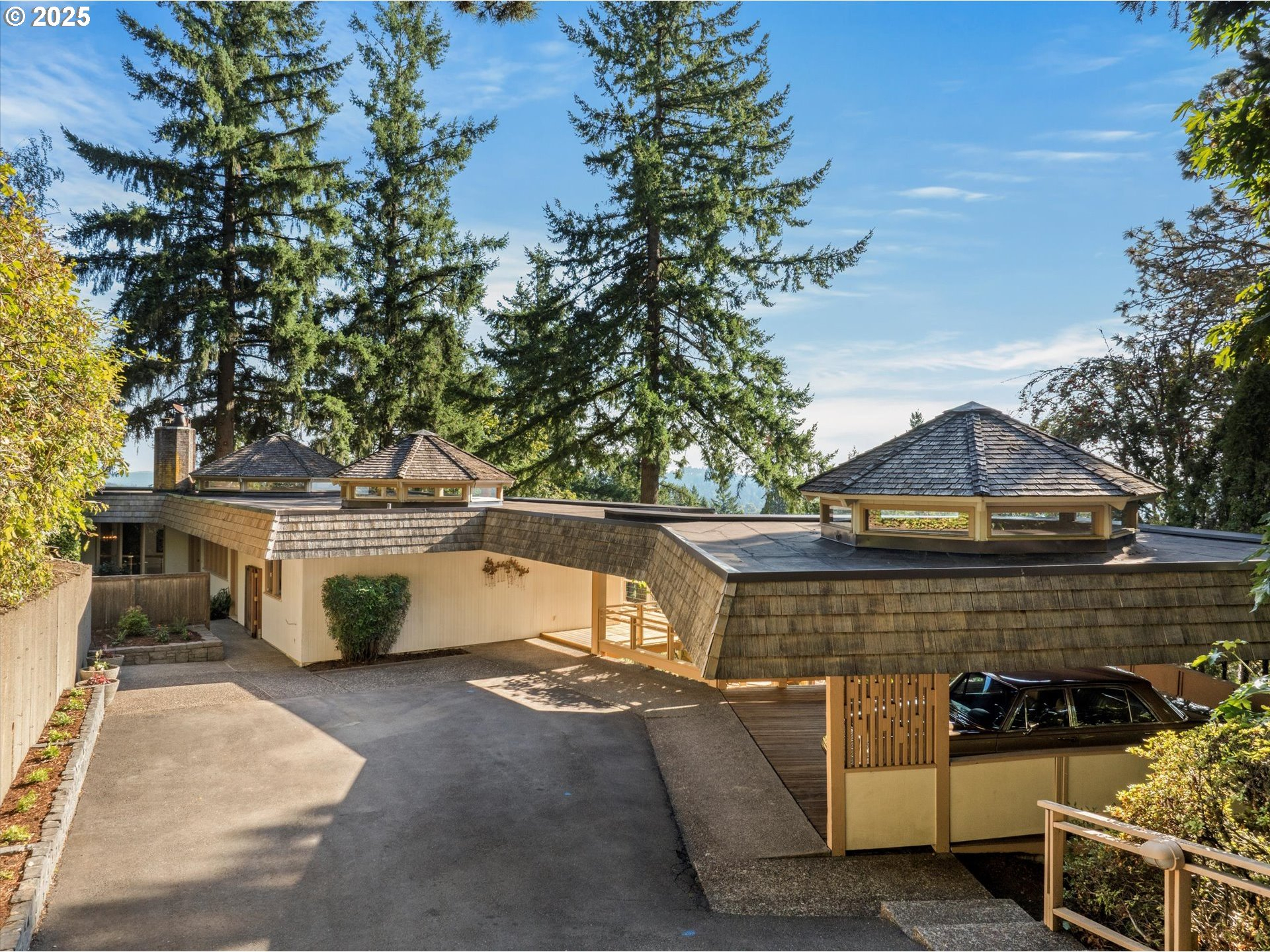3332 SW Fairmount Ln
