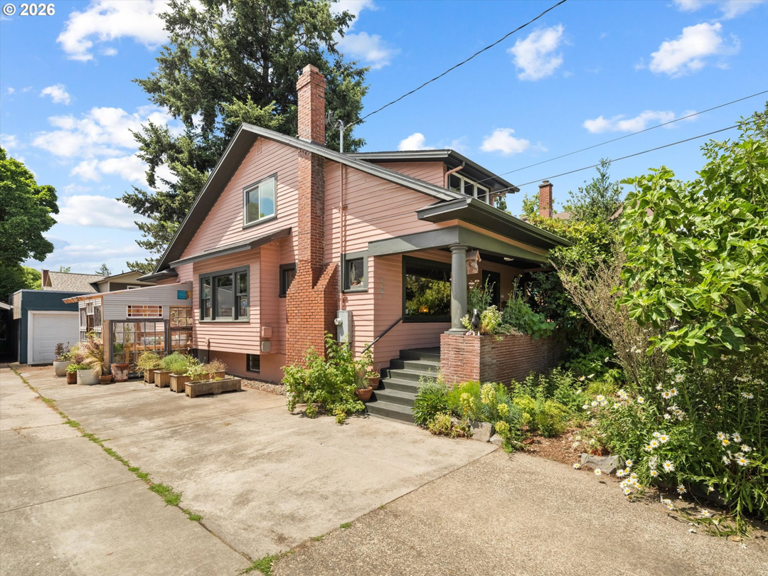 1731 NE 37th Ave