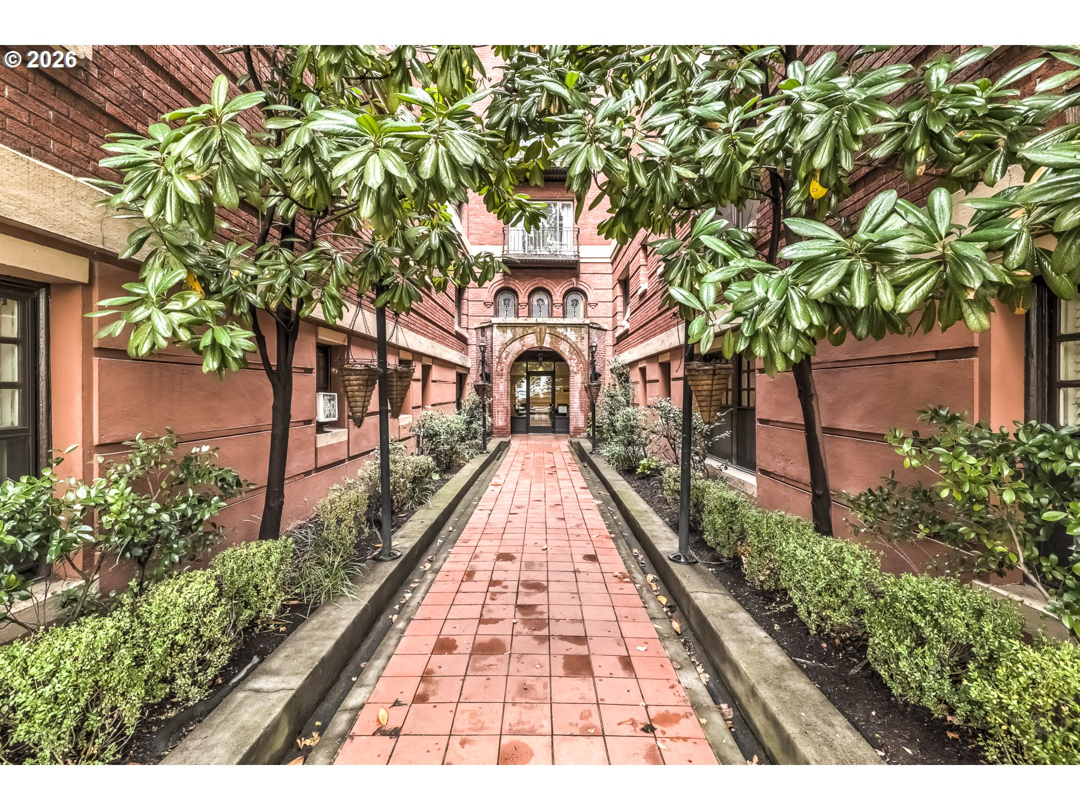 1829 NW Lovejoy St 103