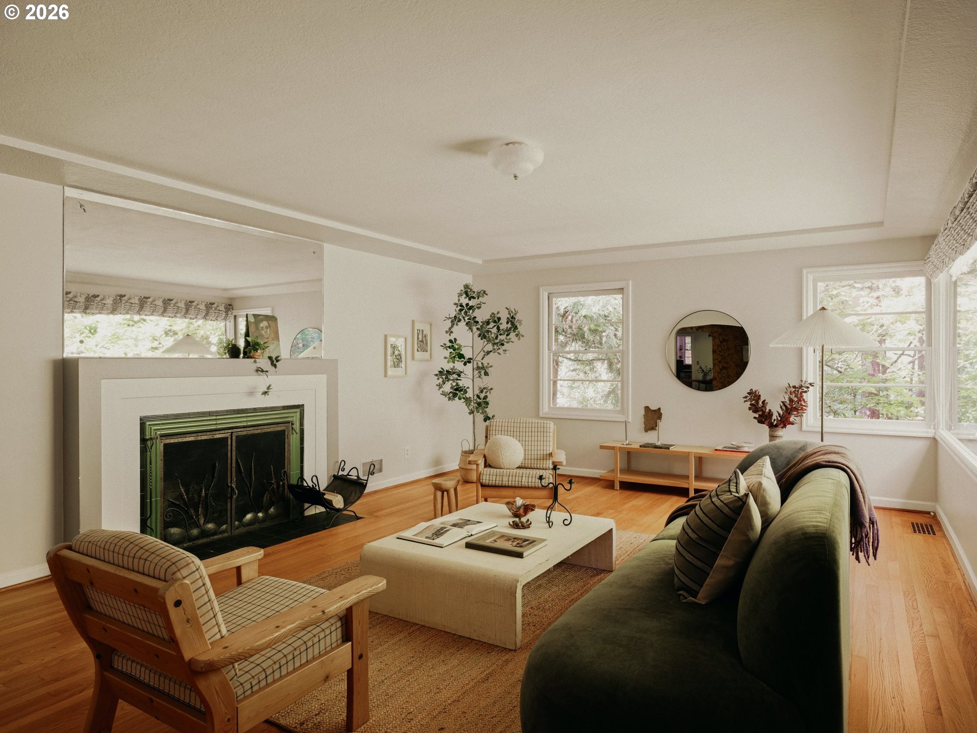 Living Room-Fireplace