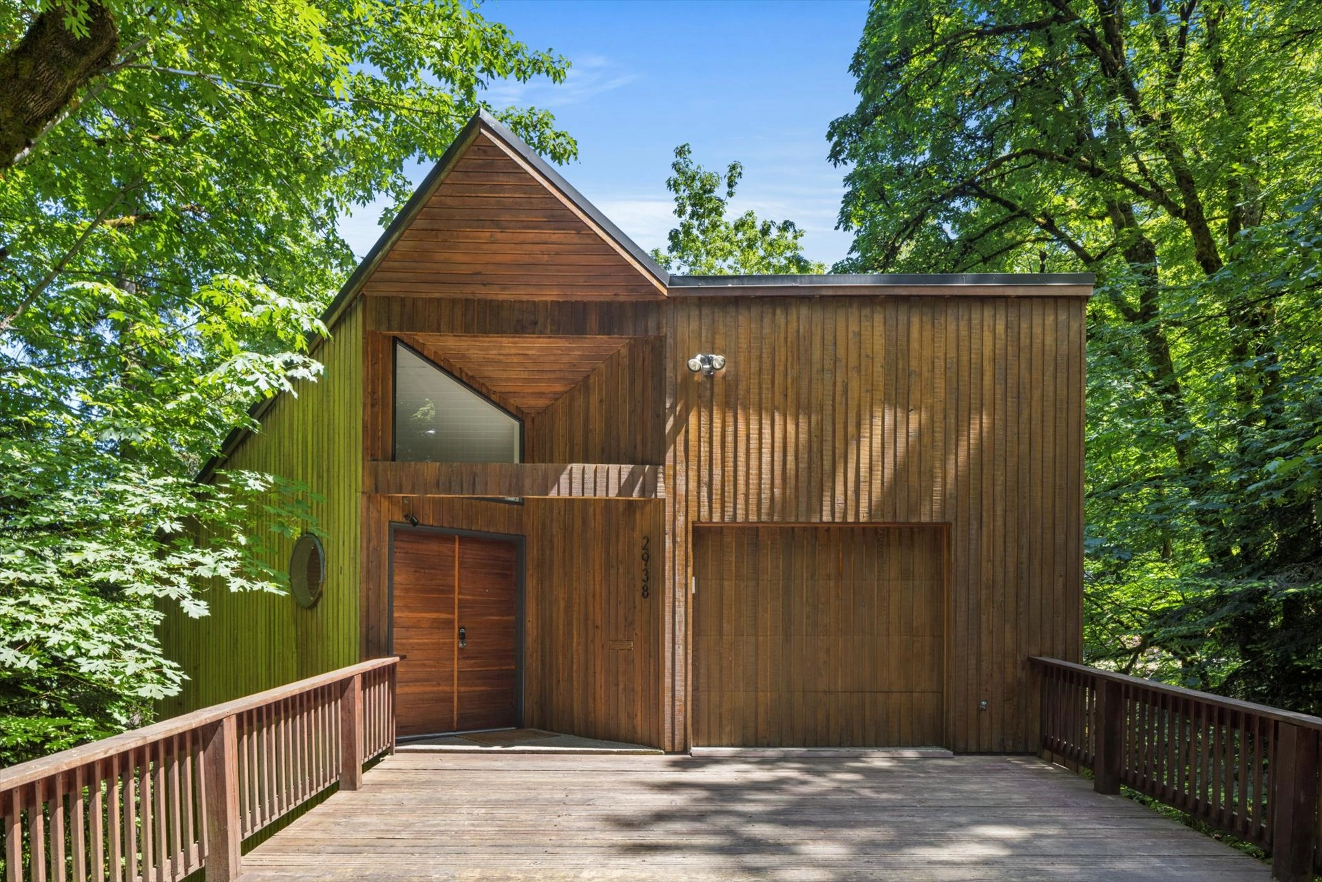 Amid the canopy: A 1979 Northwest modern retreat