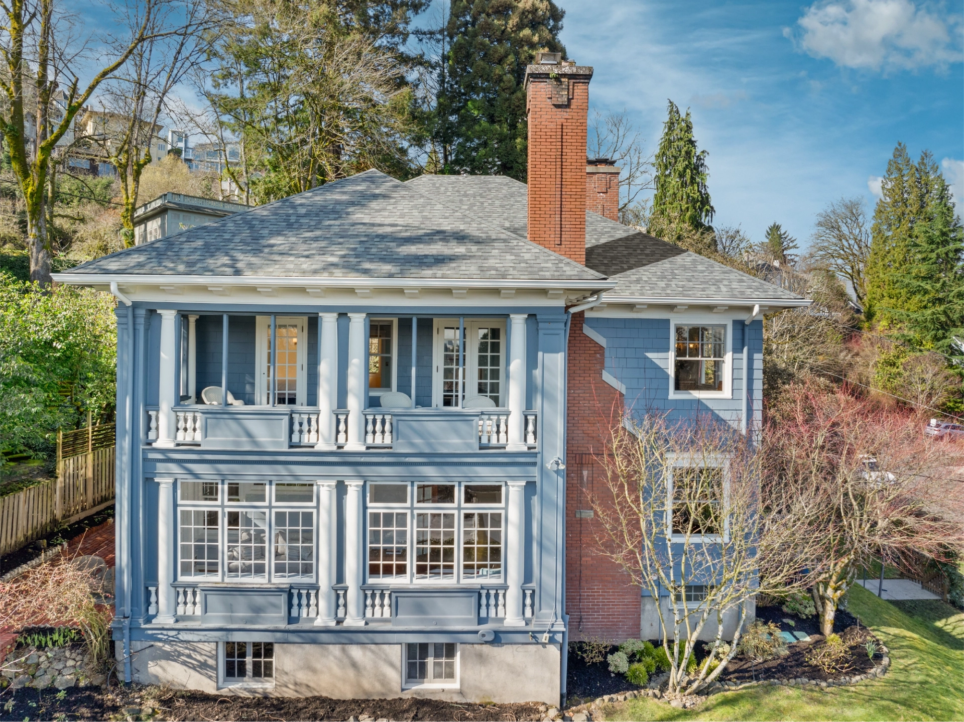 Colonial Craftsman: Tranquil living with mountain views