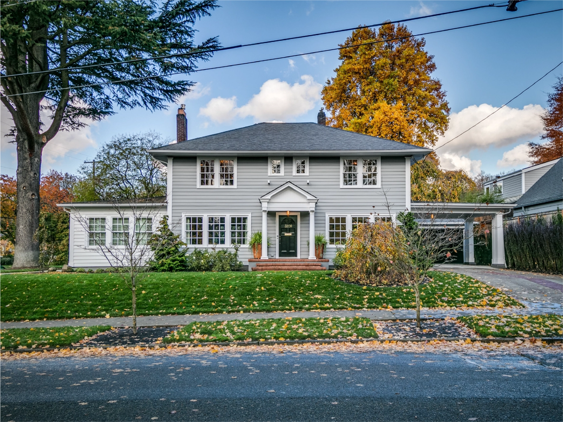 3209 SE Bybee Blvd.