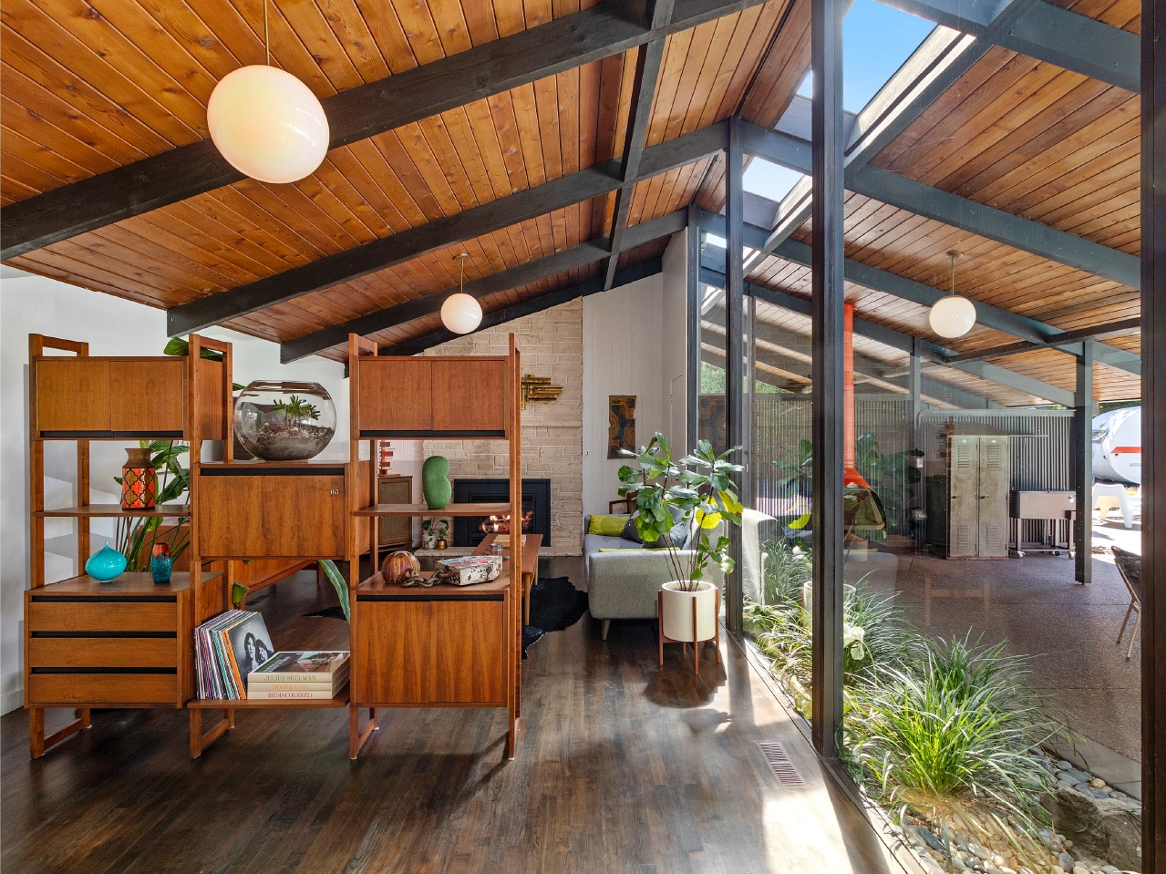 Striking Rummer-inspired mid-century with paradise pool